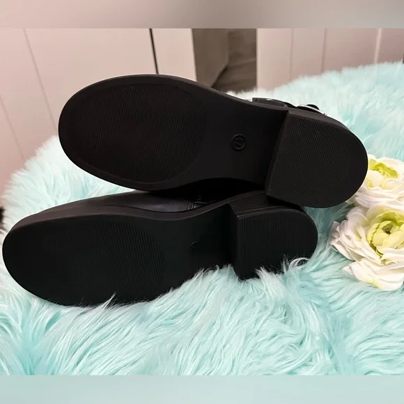 Women’s Black Ankle Biker Boots with Buckle Detail Sz 8.5 NEW! FIRM! - Picture 5 of 7